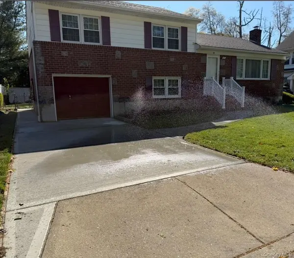 93 Woodview RD, West Hempstead, NY 11552
