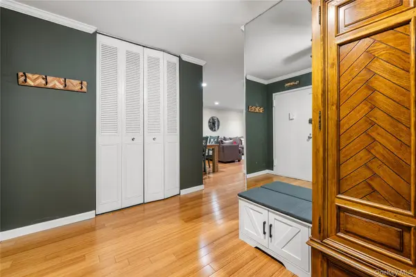90 Park AVE #B6, Rockville Centre, NY 11570