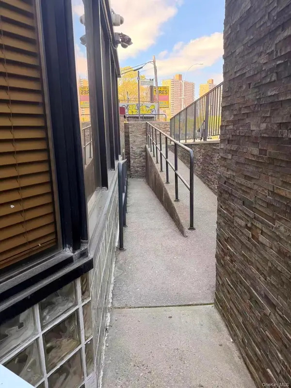 55-12 Main ST, Flushing, NY 11355