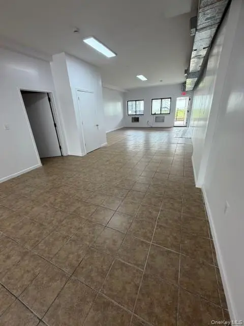 2320A Broadway, Astoria, NY 11106