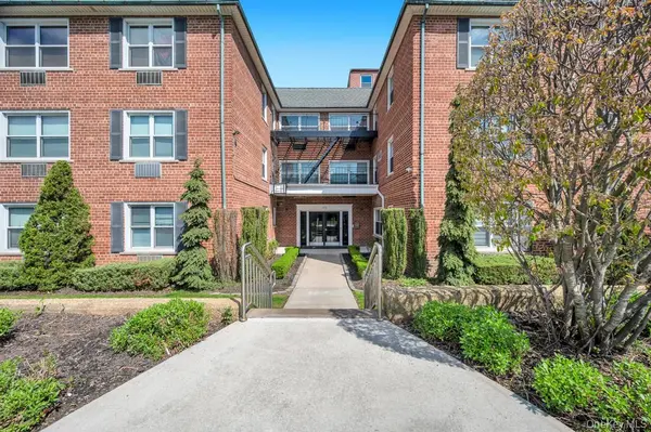 111 S Centre AVE #2VV, Rockville Centre, NY 11570