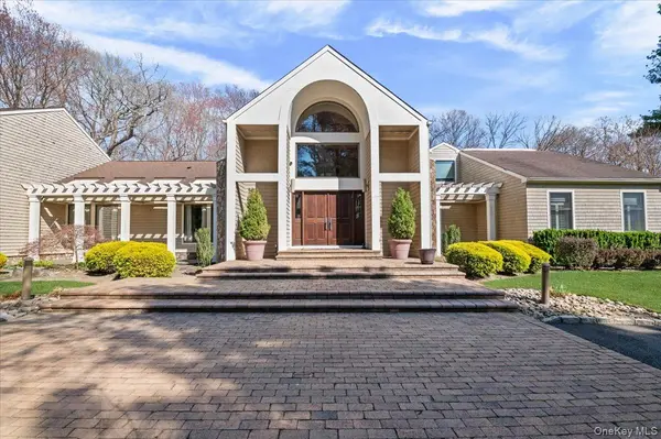 45 Coves RUN, Syosset, NY 11791