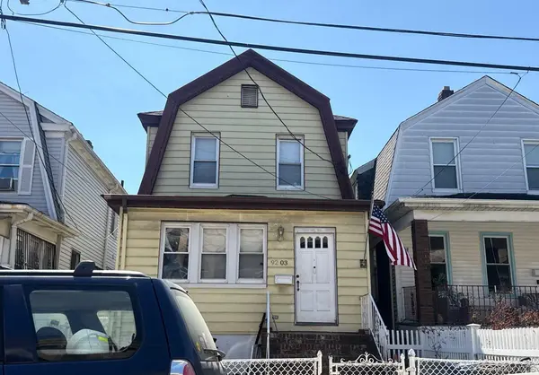 92-03 De Sota RD, Rockaway Beach, NY 11693