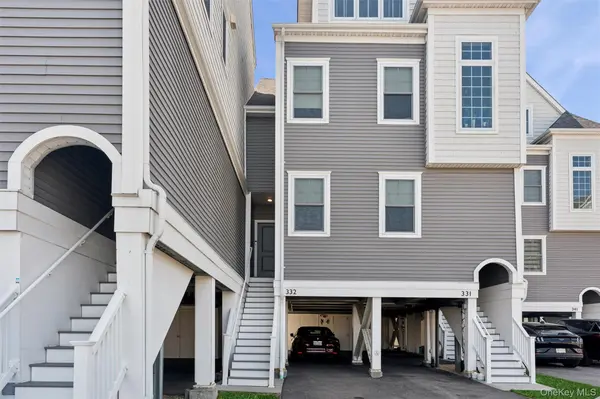 332 Marina Pointe DR #332, East Rockaway, NY 11518