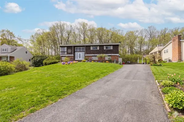 75 Tennyson DR, Nanuet, NY 10954