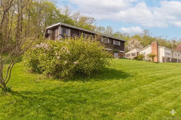 75 Tennyson DR, Nanuet, NY 10954