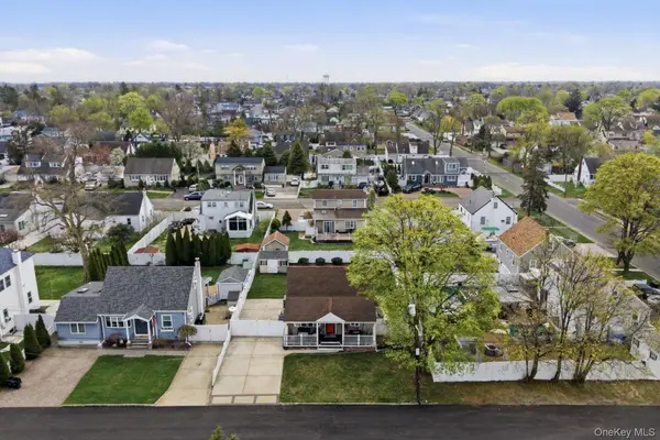 287 43rd ST, Lindenhurst, NY 11757