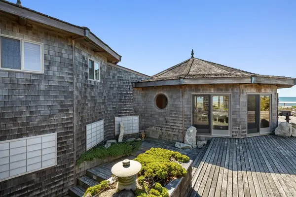1 Steels WALK, Water Island, NY 11772