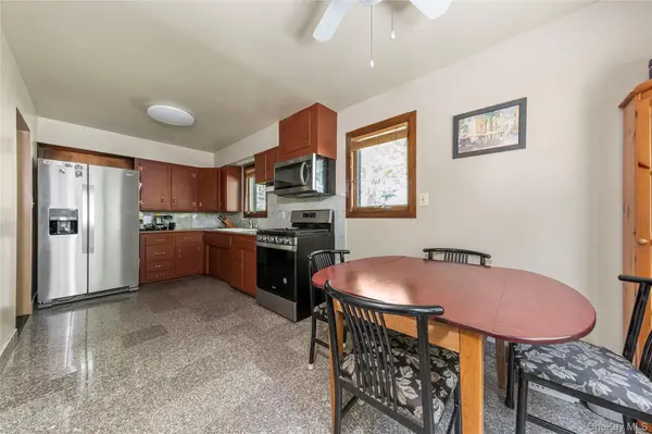 204-19 46 RD, Bayside, NY 11361