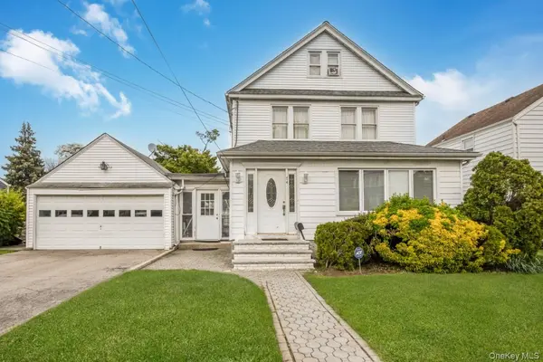 74 Holly AVE, Hempstead, NY 11550