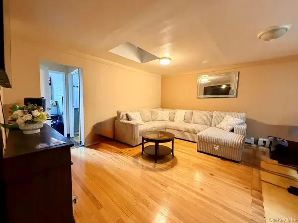 21840 Hillside AVE, Queens Village, NY 11427