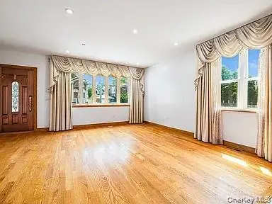 6-12 125th ST, College Point, NY 11356