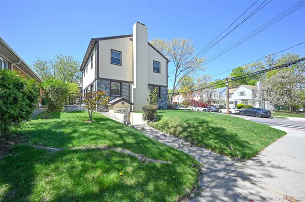 223-14 Kingsbury AVE, Oakland Gardens, NY 11364