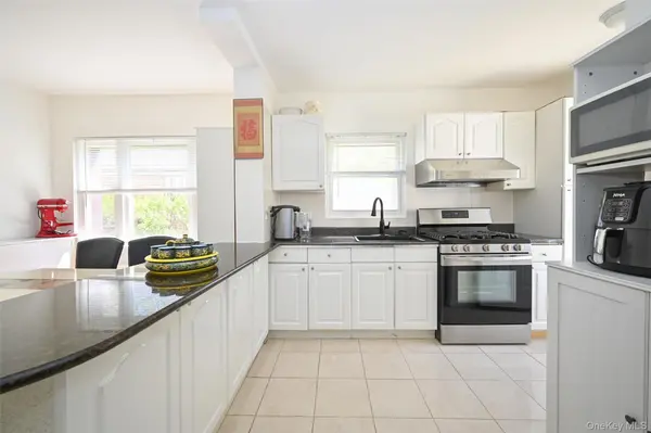 223-14 Kingsbury AVE, Oakland Gardens, NY 11364