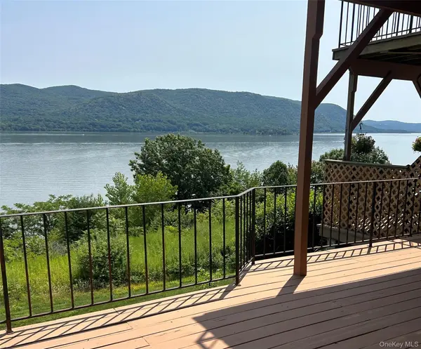 739 Hewitt LN, New Windsor, NY 12553