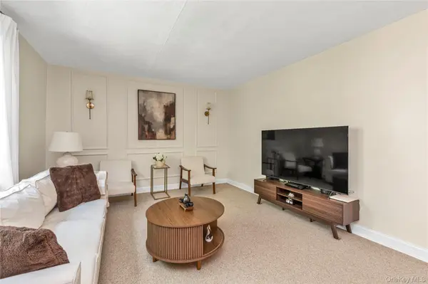 21974 75th AVE #224B2, Oakland Gardens, NY 11364