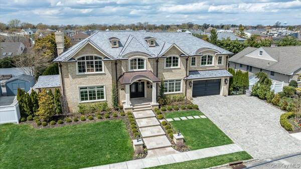 225 Harbor LN,  Massapequa Park,  NY 11762