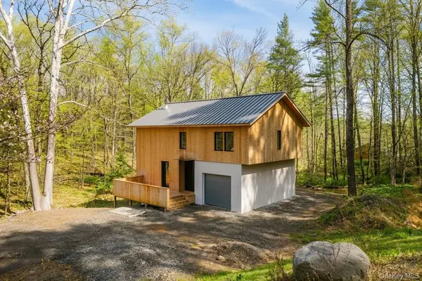 332 Mohonk RD, High Falls, NY 12440