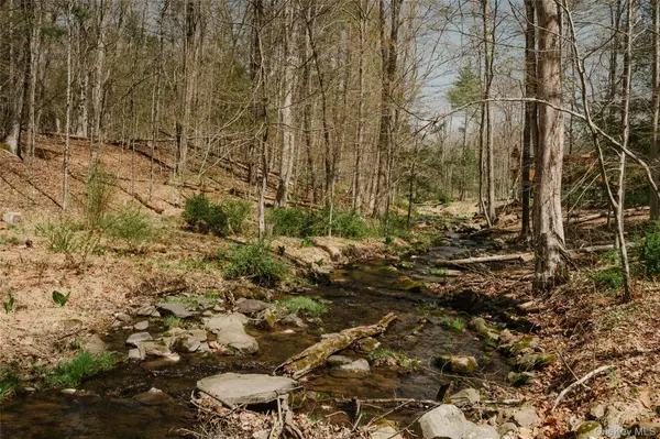 332 Mohonk RD, High Falls, NY 12440