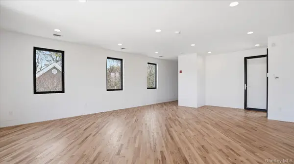 200 W Montauk HWY #2nd Floor, Unit 2B, Hampton Bays, NY 11946