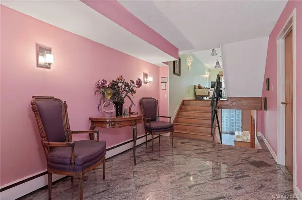 88-56 Aubrey AVE, Glendale, NY 11385