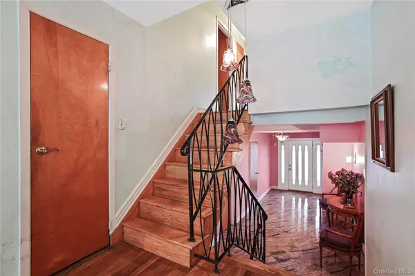 88-56 Aubrey AVE, Glendale, NY 11385