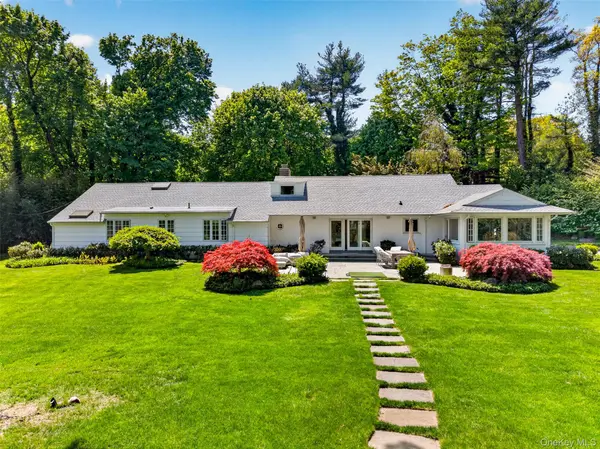 14 Ormond Park RD, Glen Head, NY 11545