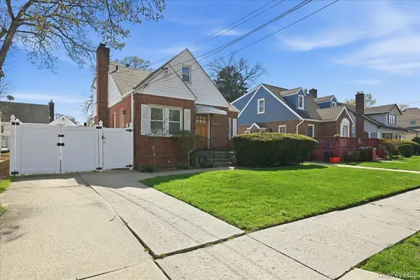 450 Linden ST, West Hempstead, NY 11552