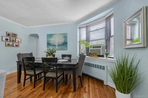 58 Grace AVE #1G, Great Neck, NY 11021