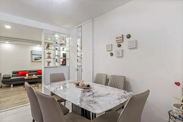 2 Bay Club DR #1M, Bayside, NY 11360