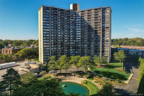 2 Bay Club DR #1M, Bayside, NY 11360