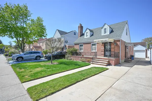 75-64 180th ST, Fresh Meadows, NY 11366