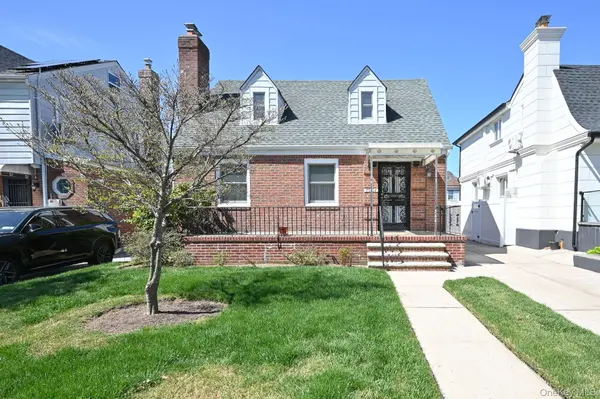 75-64 180th ST, Fresh Meadows, NY 11366