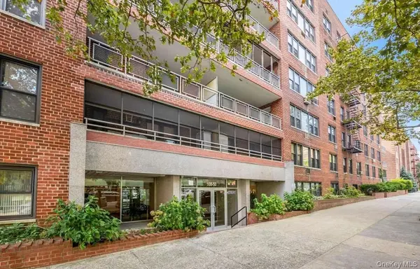 108-50 62 DR #4R, Forest Hills, NY 11375