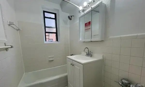 108-50 62 DR #4R, Forest Hills, NY 11375
