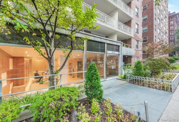 11050 71st RD #1N, Forest Hills, NY 11375