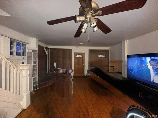 14141 255th ST, Rosedale, NY 11422