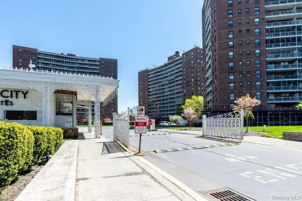 61-45 98th ST #14K, Rego Park, NY 11374