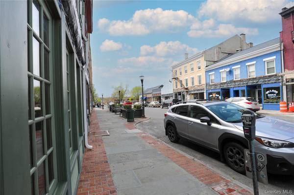 44 N Front ST, Kingston, NY 12401