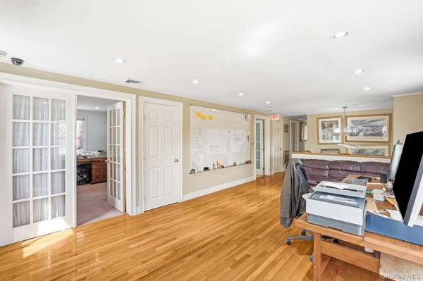 3 Macdonald AVE, Armonk, NY 10504