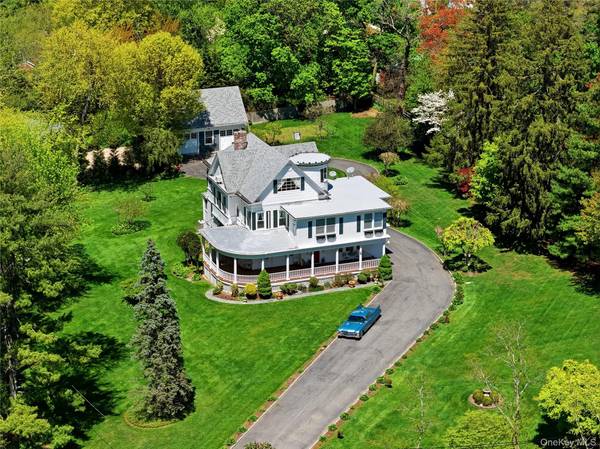 89 Duck Pond RD, Glen Cove, NY 11542
