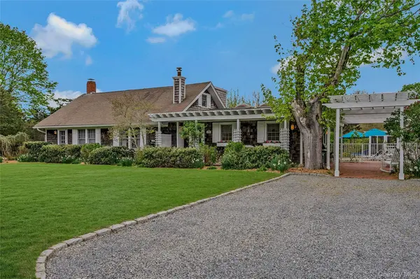 5A/5B Jessup LN, Quogue, NY 11959