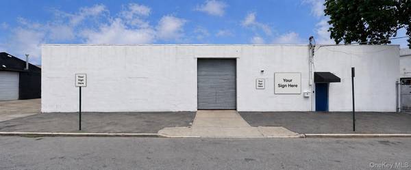 530 Ray ST, Freeport, NY 11520