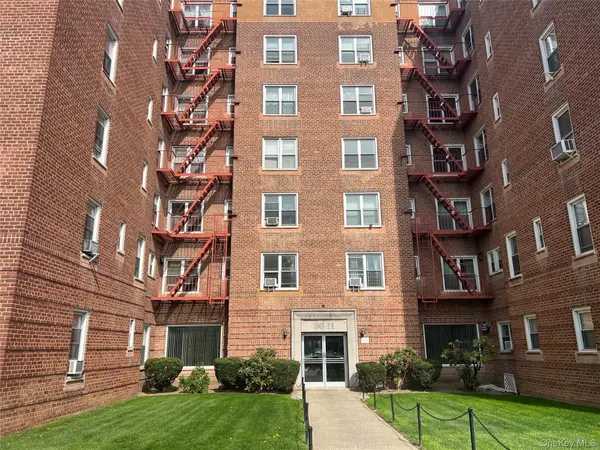 3011 Parsons BLVD #7N, Flushing, NY 11354