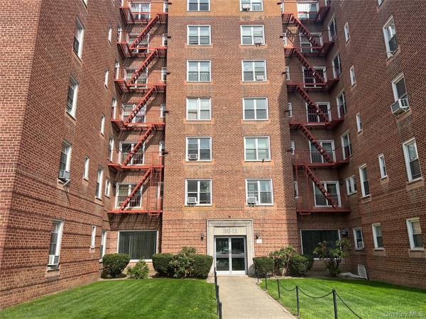 3011 Parsons BLVD #7N, Flushing, NY 11354