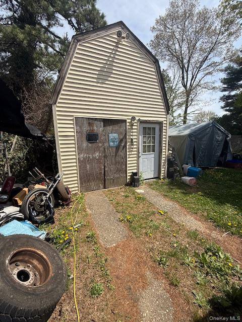 511 Wicks RD, Brentwood, NY 11717