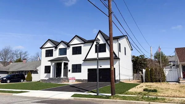 3421 Hawthorne DR, Wantagh, NY 11793
