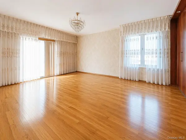 10201 62nd RD, Flushing, NY 11375