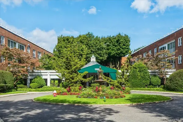 1390 Broadway #222, Hewlett, NY 11557