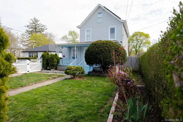 8 Brightside AVE, Central Islip, NY 11722